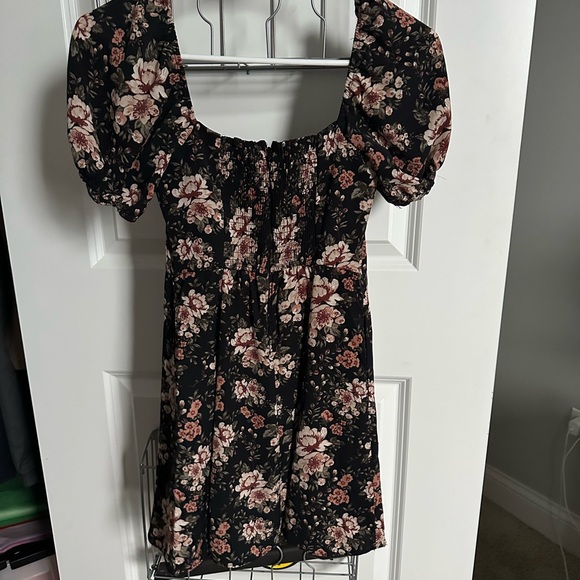 Floral Puff Sleeve Dress - Picture 2 of 3